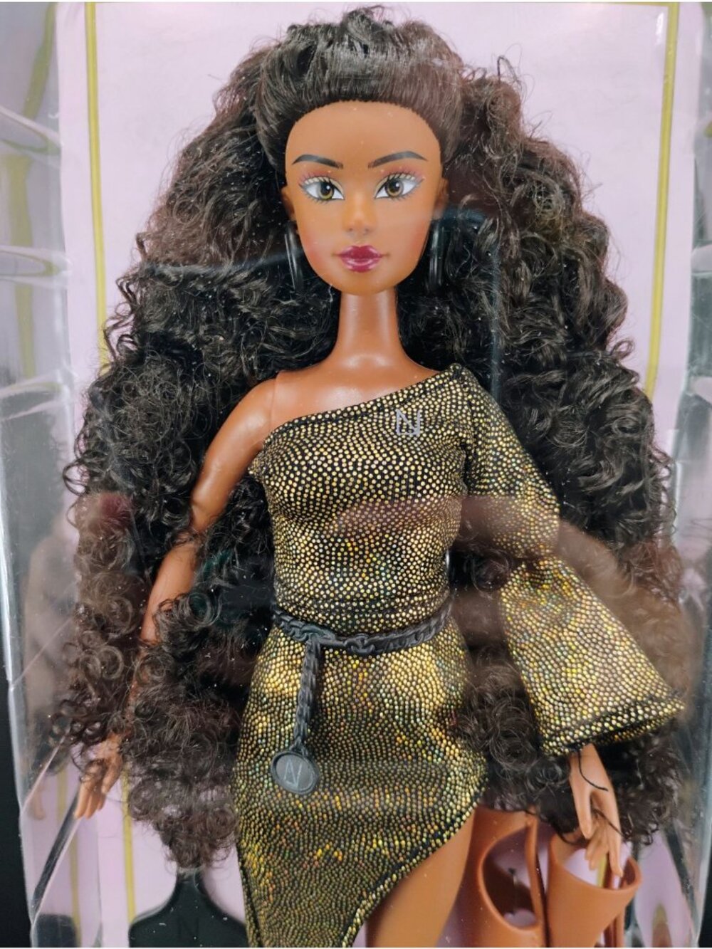Naturalistas Dayna Doll With Curly Hair Gold Outfit African American - Picture 3 of 7